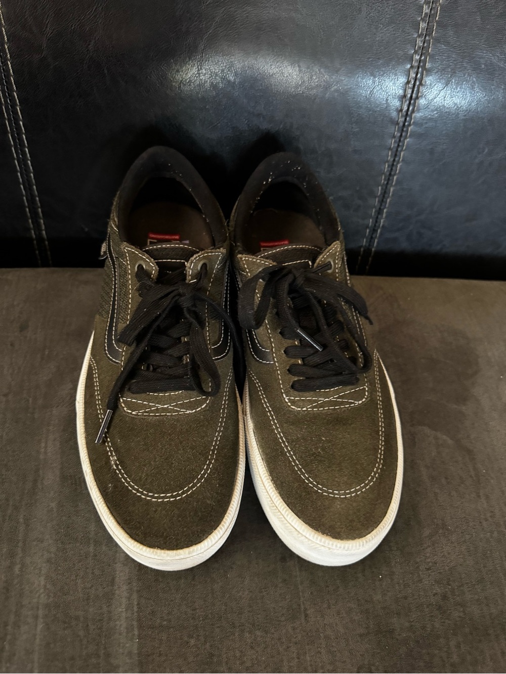 VANS GILBERT CROCKET skateboarding Men's Suede Lace-Up Sneakers - Green Olive.